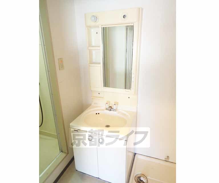 洗面設備　うれしい独立洗面台つき