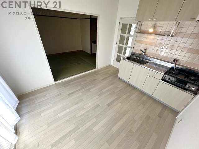 居室・リビング　南向きで明るいDKです♪