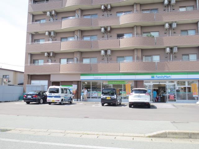 コンビニ　ファミリーマート茨島4丁目店（コンビニ）まで500m