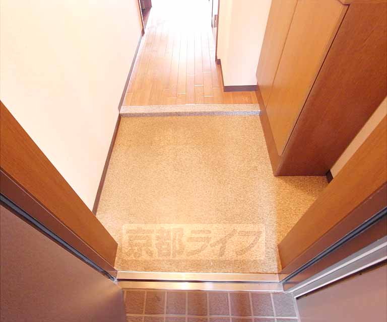 玄関　玄関です！段差低いです！