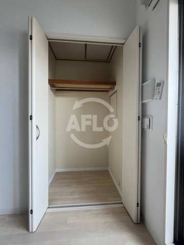 玄関　ルクレ新大阪レジデンス　クローゼット