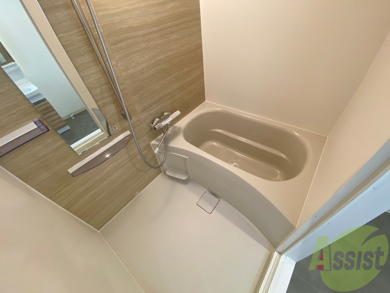 バス・シャワールーム　お風呂になります。一日の疲れを癒してくださいね。