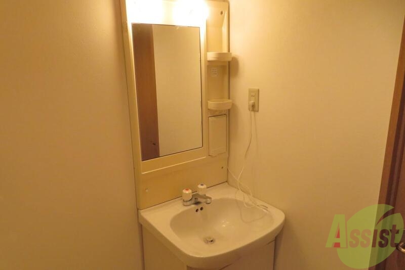 洗面設備　嬉しい独立洗面台付きですよー。洗顔等もこちらで出来ちゃいます