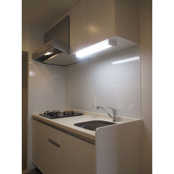 キッチン　写真は反転タイプのお部屋です