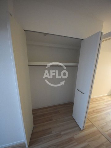 収納　レオンコンフォート大手前ラトゥール　クローゼット