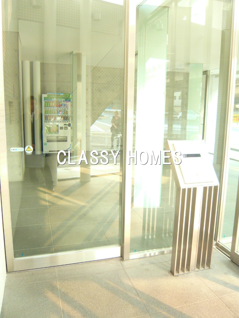 エントランス　2008年竣工ウィステリア大森山王：エントランス