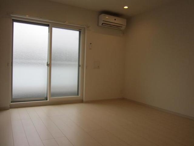 居室・リビング　７．９帖の広々とした洋室。