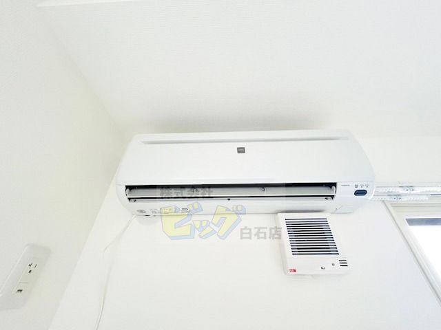 その他設備　夏も快適エアコン付きです♪