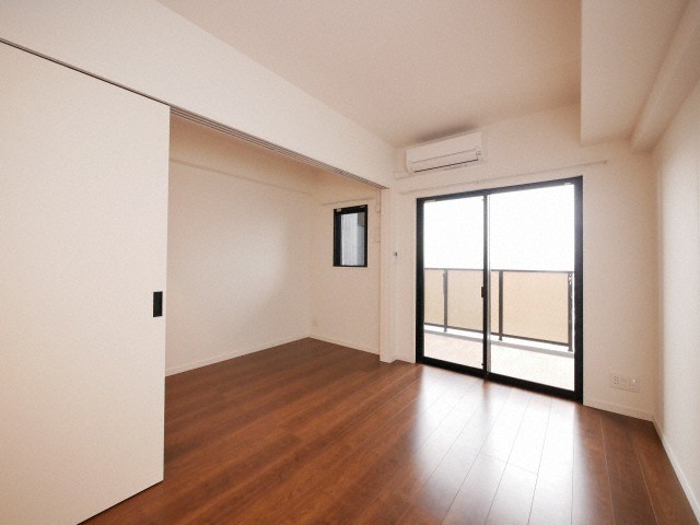 居室・リビング　こちらの居間で趣味の時間をお楽しみください