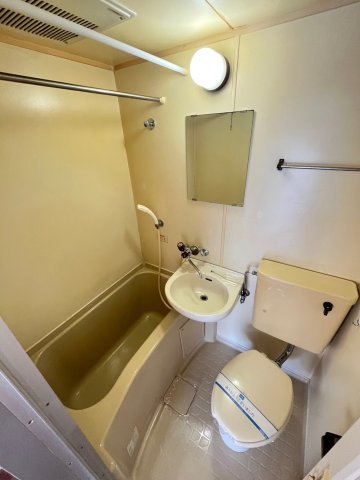 バス・シャワールーム　ゆったり過ごせるお風呂です