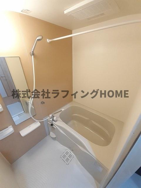 バス・シャワールーム　コンパクトで使いやすいお風呂です