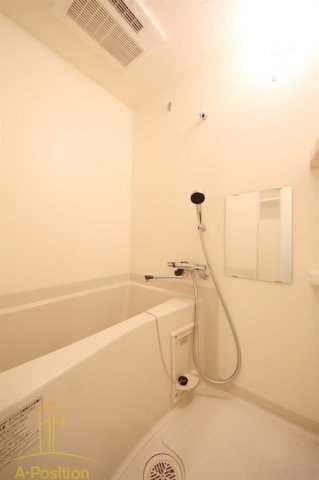 バス・シャワールーム　GRID