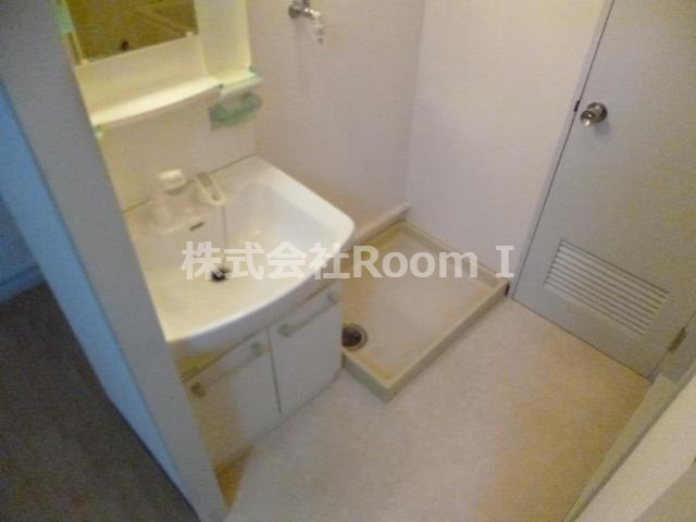 洗面設備　脱衣スペースもあります