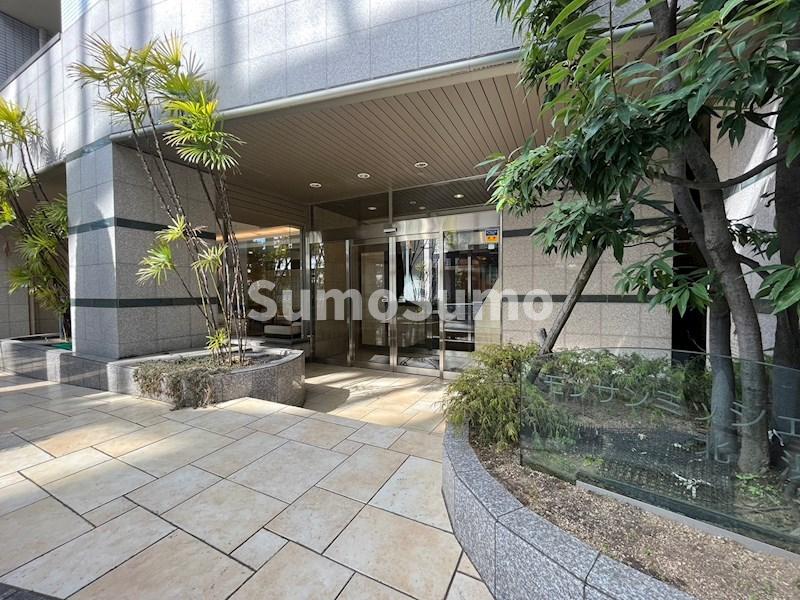 エントランス　建物の内部です