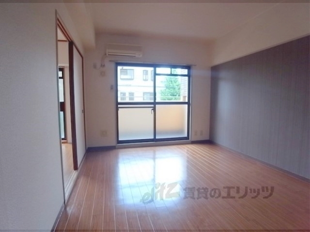 居室・リビング　リビング