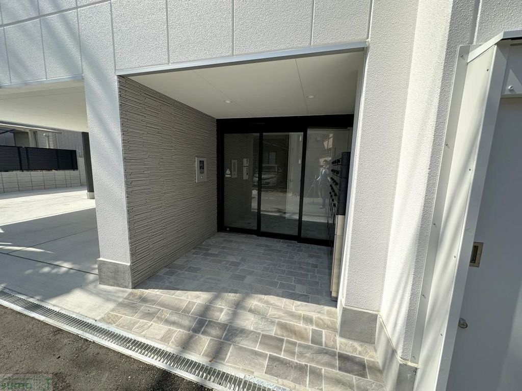 エントランス　エントランス