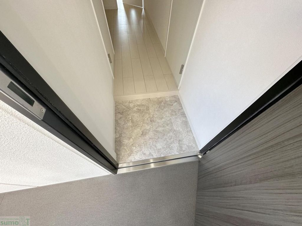 玄関　バルコニー