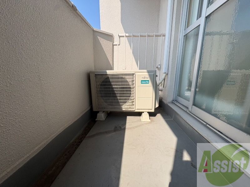 バルコニー　バルコニーです。洗濯物を干したり一息ついたりできますね！