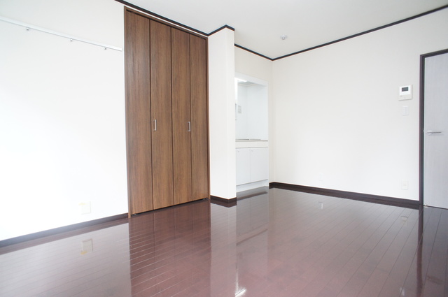 その他部屋・スペース　白を基調とした室内でお部屋を明るく演出してくれます！