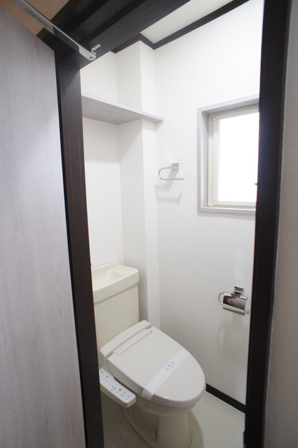 トイレ　あるとうれしい洗浄便座付トイレ！清潔感を保てます♪