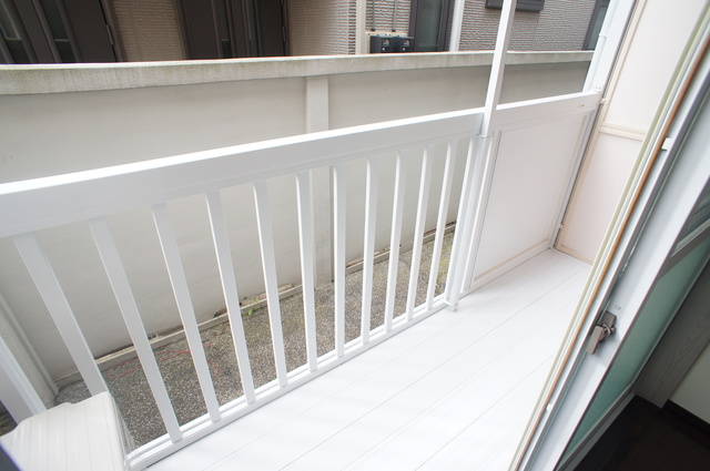 バルコニー　バルコニー付！お天気のいい日は洗濯物も気持ちよく干せますね！