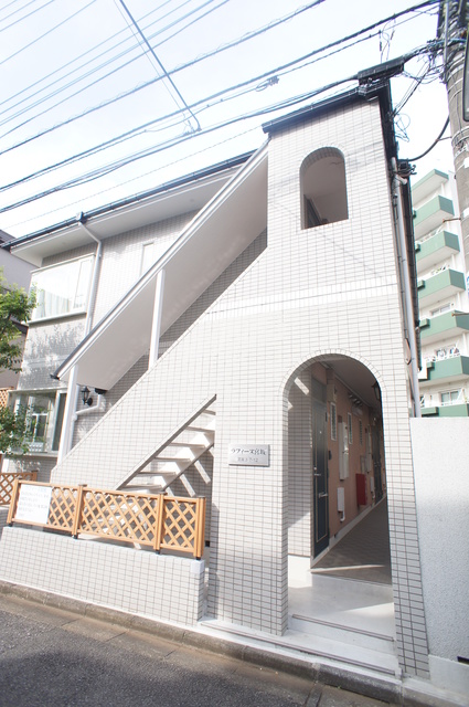 建物外観　経堂駅徒歩３分の好立地♪ＣＡＴＶ対応物件です