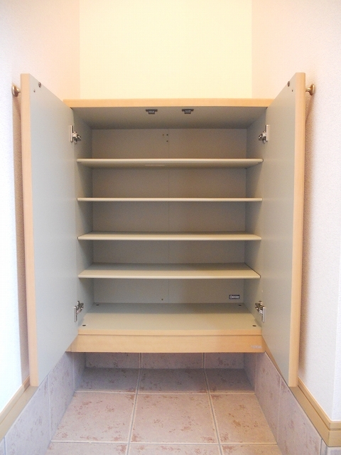 玄関　シューズボックス