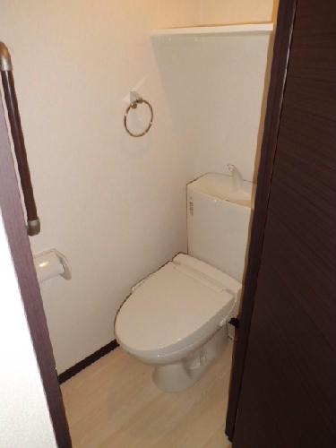 トイレ　仕様、設備は現況と異なる場合があります。