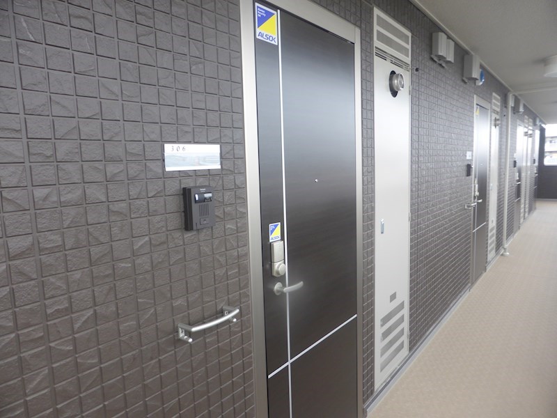 玄関　同物件別部屋