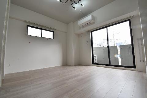 居室・リビング　室内