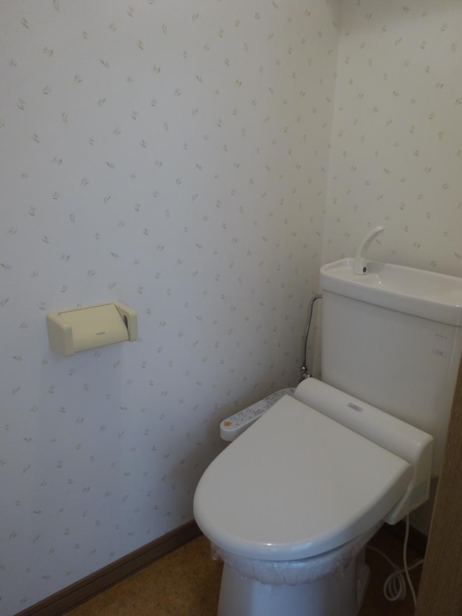 トイレ　温水洗浄暖房便座付トイレ