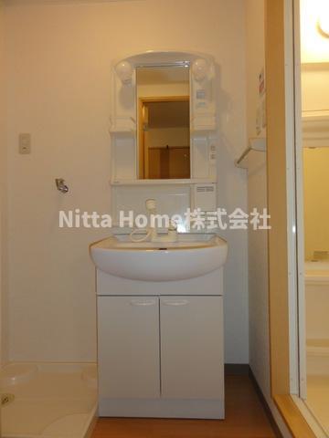 洗面設備　独立洗髪洗面台で毎朝の身支度も快適◆