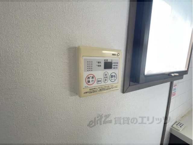 その他設備　給湯器リモコン