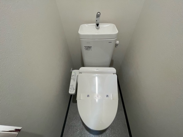 トイレ　※過去退去時のお写真です