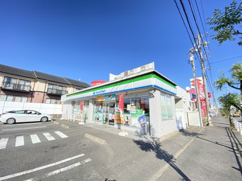 コンビニ　ファミリーマート 八田町二丁目店（コンビニ）まで217m