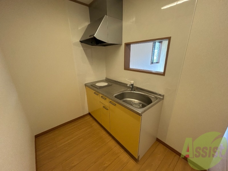 キッチン　キッチンはＩＨなのでお手入れがしやすそうですね。