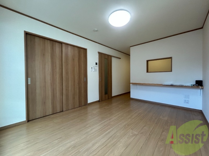 その他部屋・スペース　きれいな洋室が広がっていて居心地が良さそうですね。