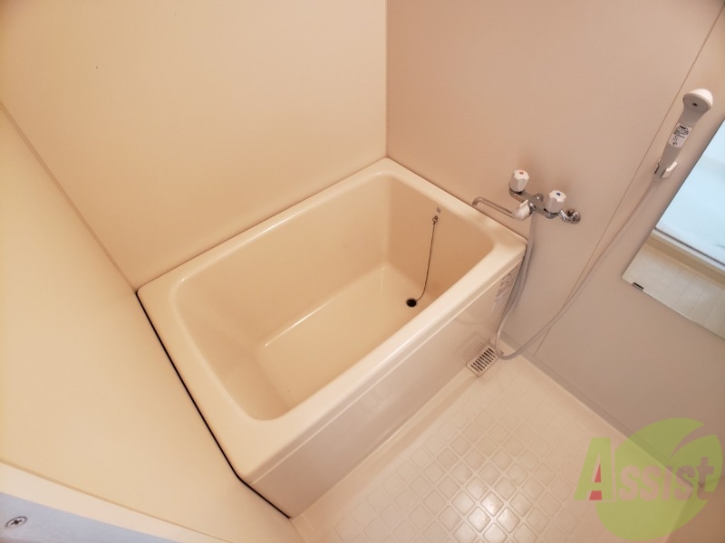 バス・シャワールーム　お風呂です。ゆっくりお風呂につかるのも体に良いですね～