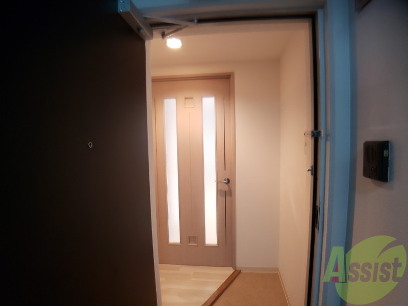 玄関　玄関です。白を基調としていて清潔感と明るさがあります！