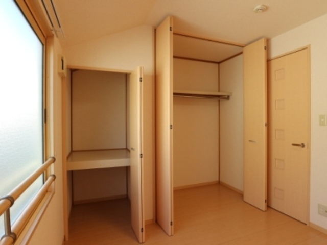 収納　洋室５．３帖　収納