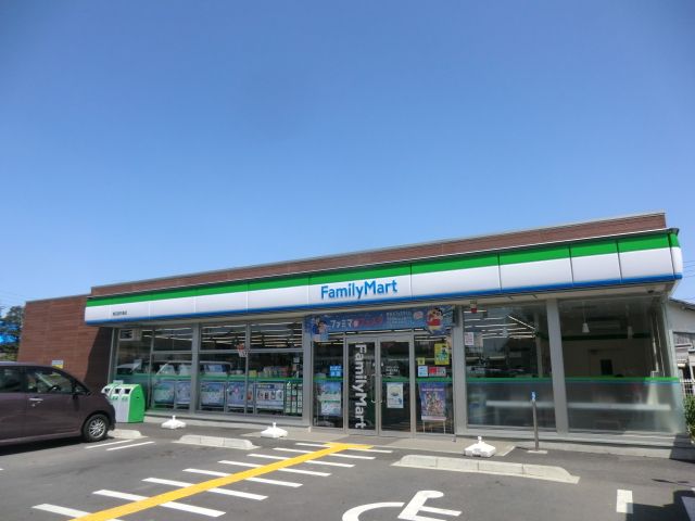 コンビニ　ファミリーマート春日部牛島店（コンビニ）まで142m