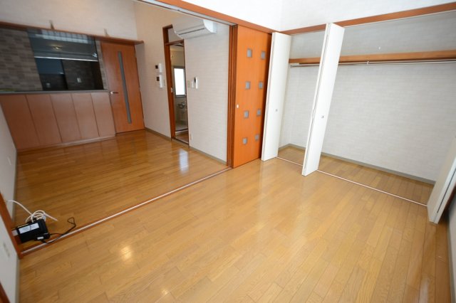 居室・リビング　南向きで明るいです♪