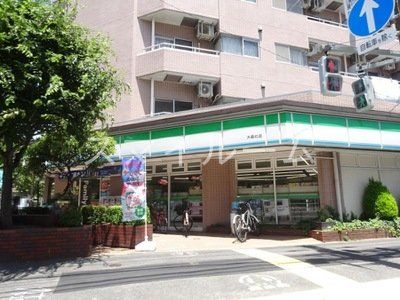コンビニ　ファミリーマート大森北店（コンビニ）まで370m