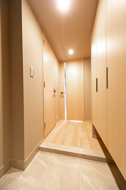 玄関　※写真は同タイプ住戸です。