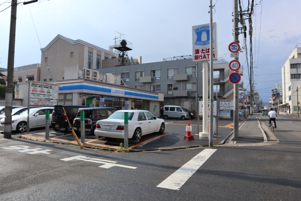 コンビニ　ローソン 西院春日通店（コンビニ）まで220m