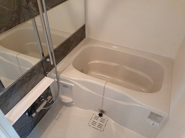 バス・シャワールーム　ゆったり過ごせるお風呂です