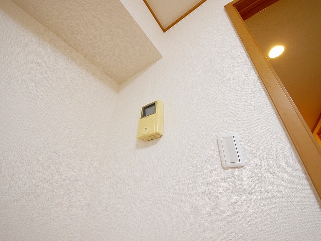 セキュリティ　モニター付きインターホンです。