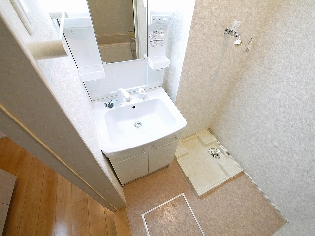 洗面設備　コンパクトで使いやすい洗面所