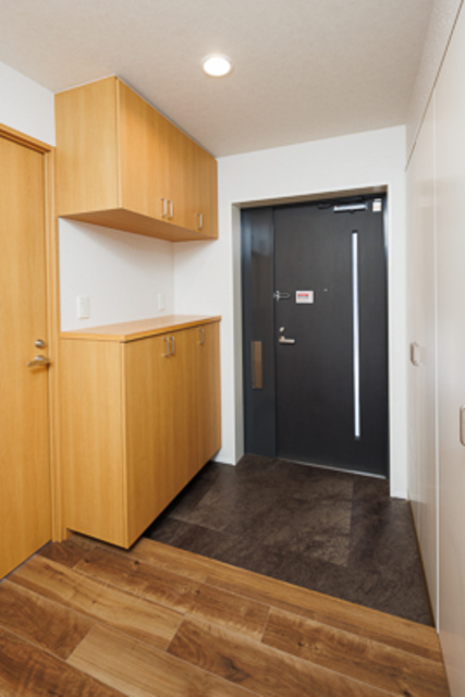 玄関　※写真は同タイプ住戸です。