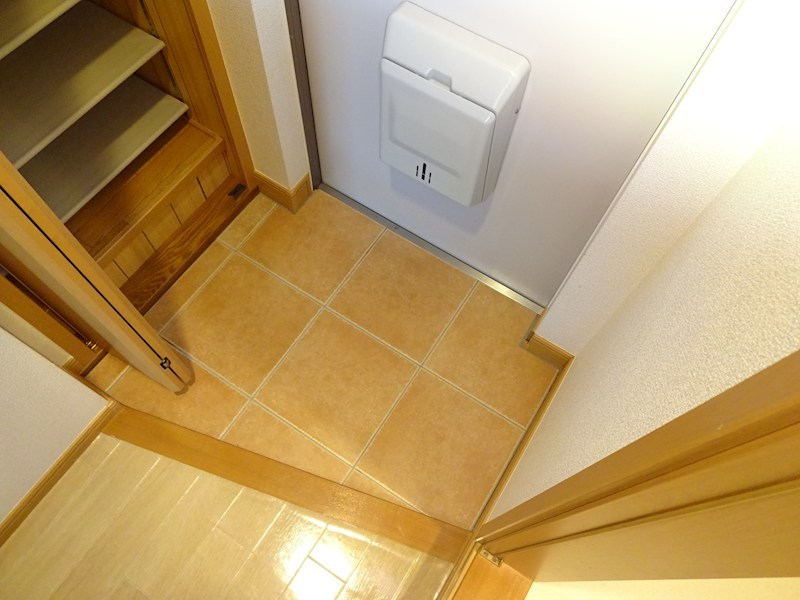 玄関　※他号室の参考写真となります